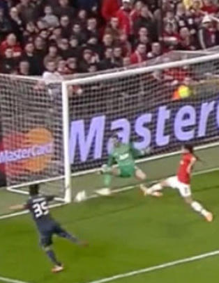 - David Moyes står i gjeld til de Gea etter dette