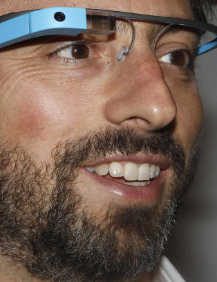 Google innleder samarbeid med Ray Ban og Oakley