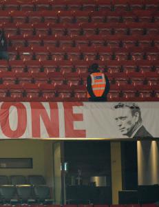 Uniteds vakter måtte beskytte Moyes-banneret mot egne fans
