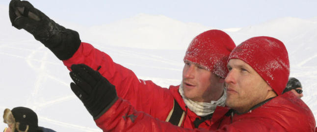 Norsk eventyrer avviser at prins Harry ble brukt for å skaffe diktatur god PR