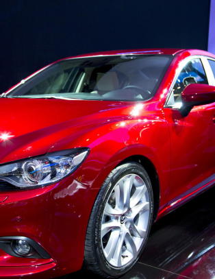 Mazda tilbakekaller biler på grunn av edderkoppfare