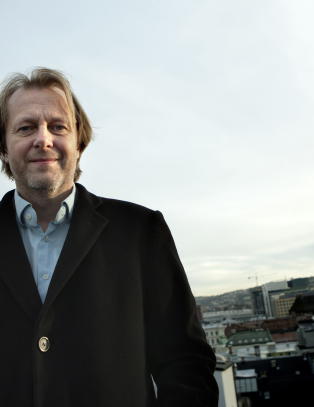 Elg synger «Hjernen er alene» så han nesten mister pusten