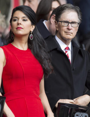 Her hører Liverpools førstedame noe hun aldri før har hørt på Anfield