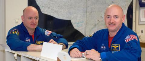 Astronautene Scott og Mark er eneggede tvillinger, men bare én av dem skal bo i verdensrommet