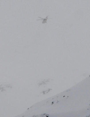 Fly fant snøskred der fire påsketurister er savnet