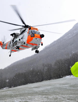 Bakkemannskaper settes inn i leting etter fire savnede skigåere