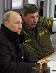 Påskefreden senker seg over Ukraina. Samtidig stabler Putin opp soldater langs grensa