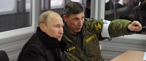 Påskefreden senker seg over Ukraina. Samtidig stabler Putin opp soldater langs grensa