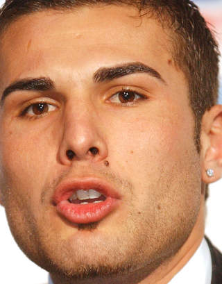 NESE FOR TR�BBEL: I 2004 avla dav�rende Chelsea-spiss Adrian Mutu positiv dopingpr�ve for kokain. Rumeneren ble i �r d�mt til � betale London-klubben 95 millioner kroner i kompensasjon etter at han ble utestengt i sju m�neder.Foto: VADIM GHIRDA/AP/SCANPIX