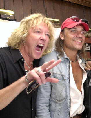 - Scorpions-musiker viste fingeren og fornærmet islam