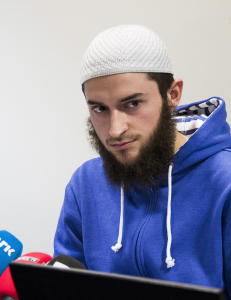 Egzon (25) ble drept i Syria. Nå er brødrene tiltalt for terror