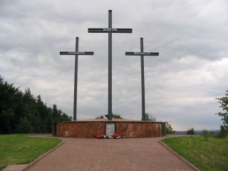 MINNESMERKE: Katynmassakren omfatter drapene i Katynskogen (Russland), og ved fengslene i Kharkov (Ukraina) og Miednoje (Russland).