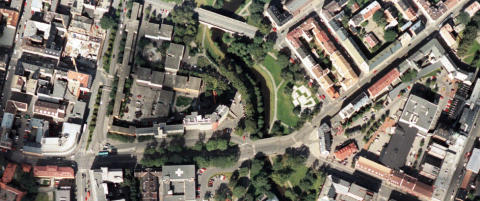 Først ble kvinnen voldtatt av to menn. Så ble hun lagt i jern og avvist av politiet
