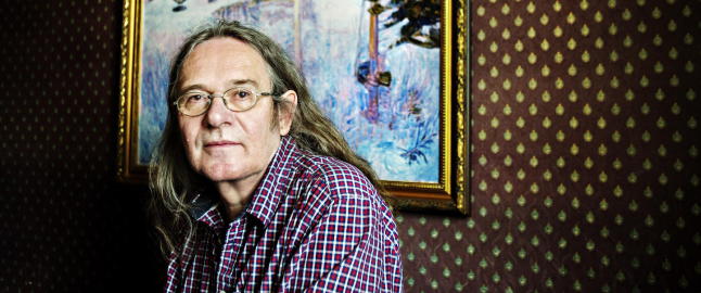 - Jeg burde kanskje ringe Jo Nesbø