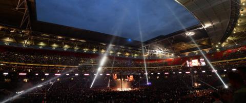 På 24 timer ble Wembley forvandlet til verdens største boksearena