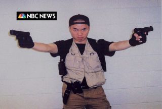 - STOR AVSTAND MELLOM VOKSNE OG UNGDOMMER: Det er ett av de vanligste kjennetegnene i skoledrapssaker, skal vi tro forskerne. Cho Seung-Hui sto bak massakren ved Virginia Tech i april i fjor.Foto: NBC/EPA/SCANPIX
