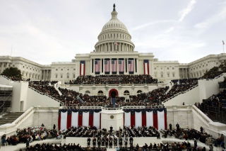 CAPITOL HILL: Slik s� det ut da Bush avla eden i 2005. Neste �r skal en ny president holde sin innsettelsestale her. Foto: REUTERS/Jason Reed
