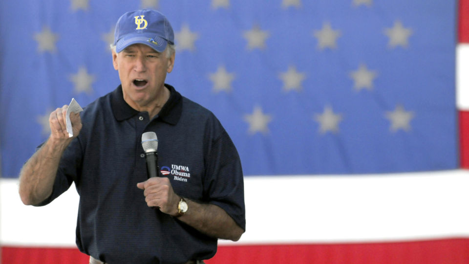 VIL BLI VISEPRESIDENT: Demokratenes Joe Biden kan ende opp med � bli president om valget i november ender sv�rt jevnt. Meningsm�lingene viser for tiden n�rmest d�dt l�p mellom Barack Obama og John McCain. Foto. AP/Don Petersen
