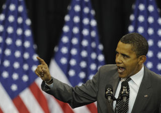 KJEMPER FOR PRESIDENTVERVET: Om utfallet av valget i november blir helt jevn, kan Barack Obama likevel ende som president. Det er sannsynlighetsovervekt for at Demokratene f�r flertallet i Huset, som velger president om valgmennene ikke f�r det til. Foto. AFP/Emmanuel Dunand