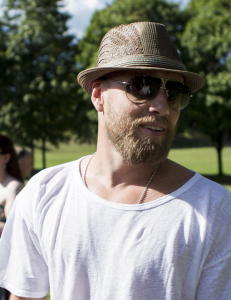 Hvorfor har Aksel Hennie, Linn Skåber og Anders Baasmo Christiansen gode sommerminner fra parken?