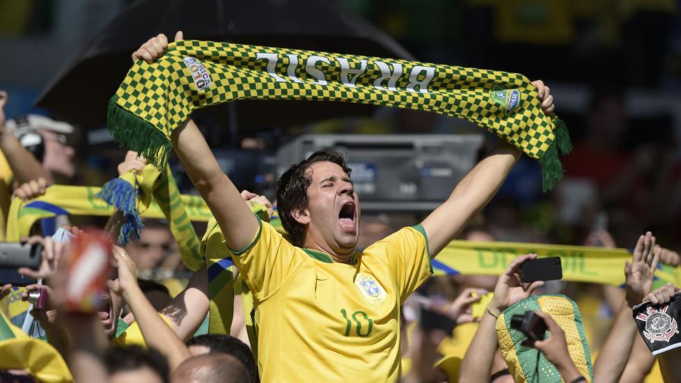 <b> NASJONALSANG: </b> Hele stadion i Belo Horizonte sang for full hals under nasjonalsangen.