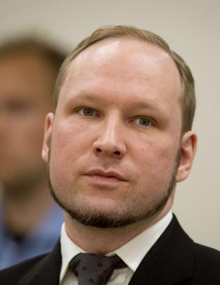 Forskere delt om møter og intervjuer med Breivik i fengsel