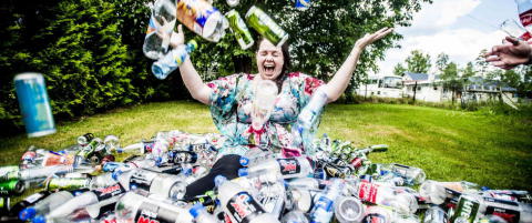 Finansierer ferien med flasker