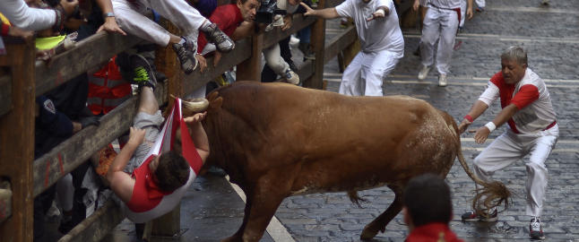 Brutal avslutning på okseløpene i Pamplona