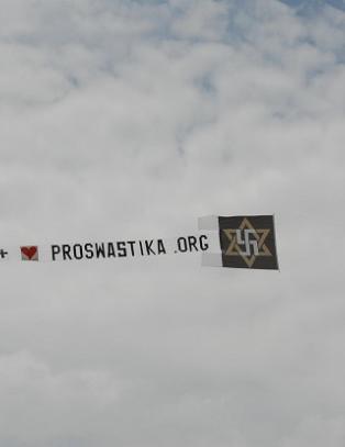 Hakekors-banner skaper reaksjoner i USA