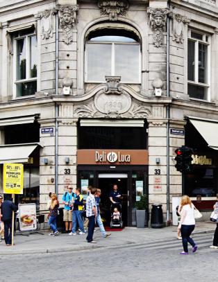 Krisetall for Deli De Luca - blodrødt i syv strake år