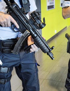 Politiet rykket ut «med pistoler, maskinpisoler og skjold» til fisketur