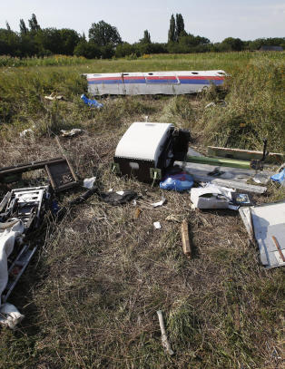 Fortsatt kroppsdeler på krasjstedet til MH17 i Ukraina