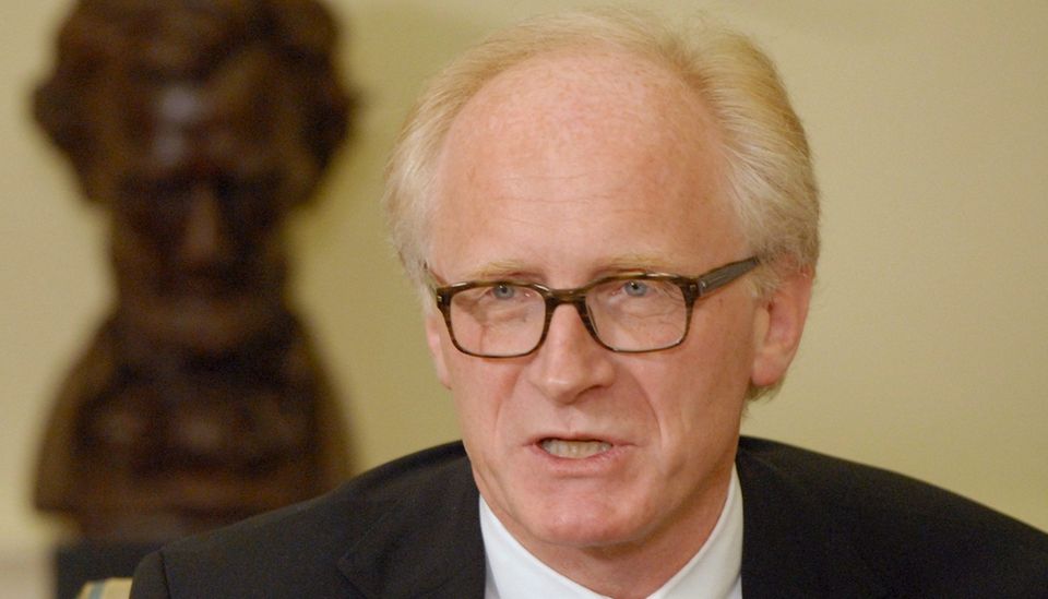 I KRANGEL: Kai Eide. Foto: EPA/ALEXIS C. GLENN/POOL/Scanpix