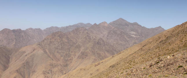 Fra denne toppen ser du Sahara i sør, Atlanteren i vest og Marrakech mot nord