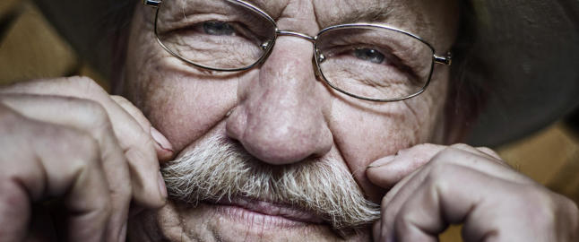 Har skrevet ny roman om USA og Assange-kloning