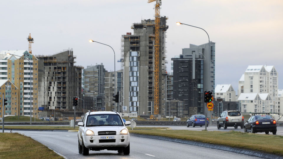 NORSK? Det er klare fordeler med fusjon, mener islandsk �konomiprofessor. Men islendingene vil ikke bli styrt av nordmenn. Foto: AFP PHOTO / OLIVIER MORIN / Scanpix
