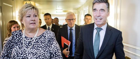 Nato-sjef Anders Fogh Rasmussen og Erna Solberg foran ett av Natos viktigste toppmøter.