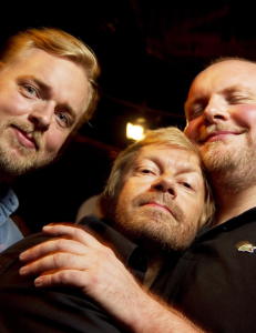 - Hvis 47 år gamle menn ikke skal få snakke om pupper, synes jeg det er diskriminerende