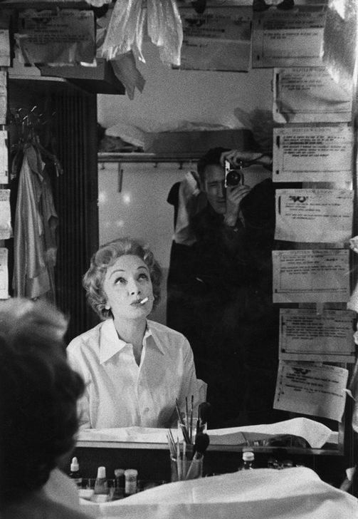 DEN BL� ENGEL: Marlene Dietrich fotografert av Claxton i Las Vegas, 1955. Foto: William Claxton/AP Photo/SCANPIX/Courtesy of Christopher Claxton