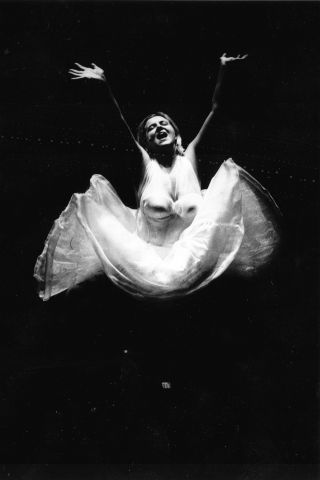 KATE PENDRY: Her fra oppsetningen �Ever After Show i 2000.� - �Pornography� tar utgangspunkt i noen personlige opplevelser som har v�rt med p� � �delegge mitt liv og min identitet, sier Pendry. Foto:  Stein Jarle Nilsen/Dagbladet