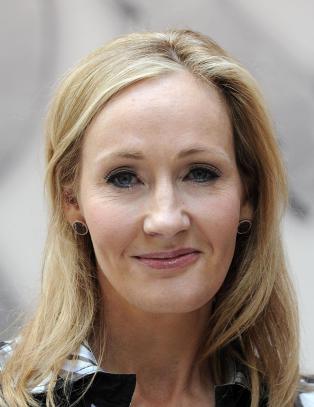 Harry Potter-forfatteren i «homokrangel» på Twitter