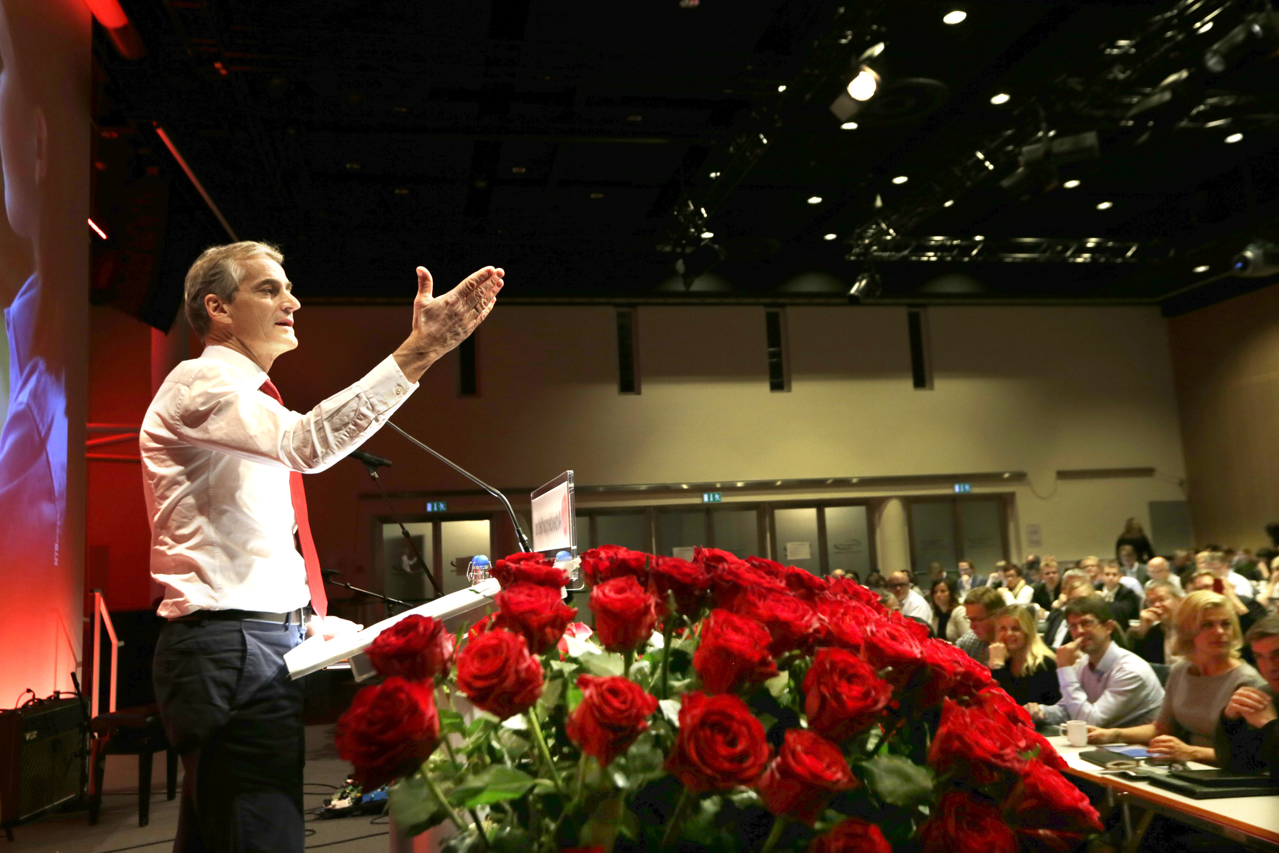 <b>FØRSTE TALE:</b> Jonas Gahr Støre har nettopp holdt sin første tale til Ap's landsstyre i kraft av den nye rollen som partileder.