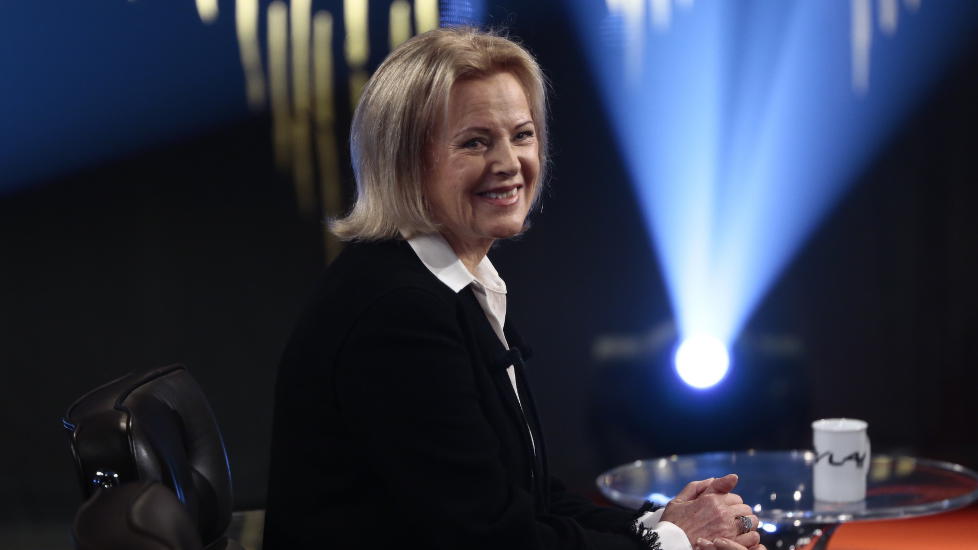 MEDIESKY: Anni-Frid Lyngstad (68), kjent fra ABBA, snakker ut i studioet til Fredrik Skavlan. Foto: Nina Hansen / Dagbladet