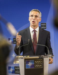 Tydelig, snill og streng
vil Jens lede NATO