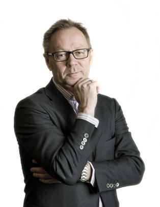 Terskelen for å gripe inn mot meningsartikler i løpende debatter bør være meget høy.