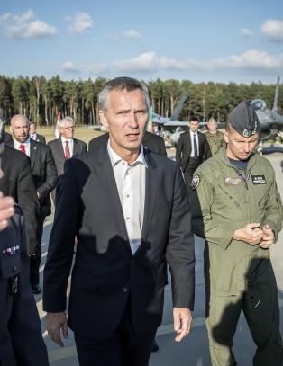 Svensk forfatter: Stoltenbergs holdning til Libya-krigen sjokkerte svenskene