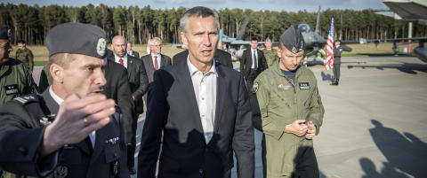 Svensk forfatter: Stoltenbergs holdning til Libya-krigen sjokkerte svenskene
