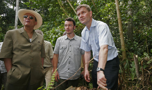 BEKYMRET- Ikke noe annet sted har gjennomg�tt st�rre lidelser det siste ti�ret, sier Erik Solheim.
Foto: Nils-Inge Kruhaug / SCANPIX
