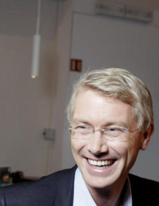 - TV 2 er en primadonna-bedrift. Primadonnaer skal ledes og motiveres