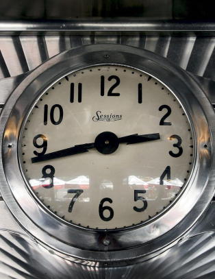 Natt til søndag blir en time lenger